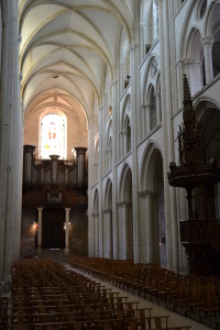 Il y avait déjà un orgue au XIe siècle. L’orgue actuel a été construit en 1746 pour l’abbaye de Montivilliers et installé à Fécamp en 1803...