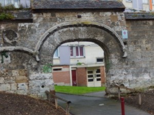 Porte de l'abbaye Saint Lucien, XIV, Beauvais